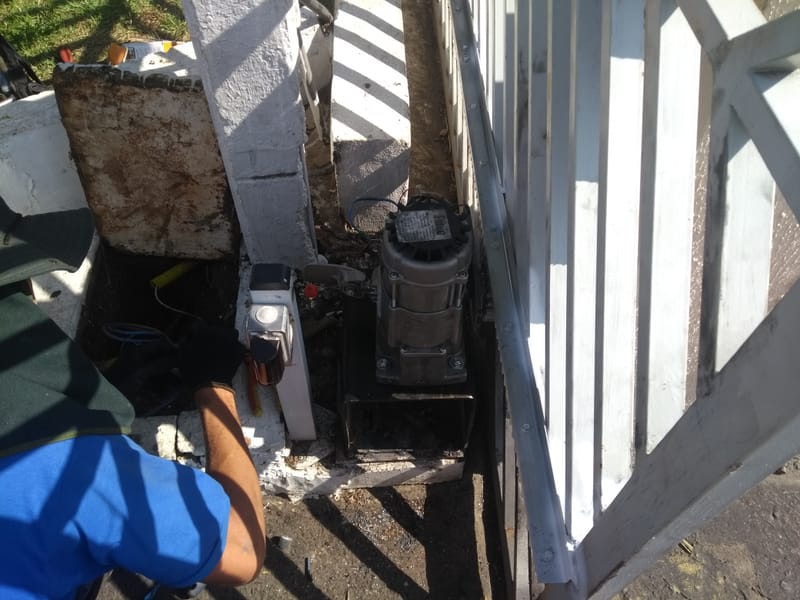 MOTOR NOVO - PORTÃO