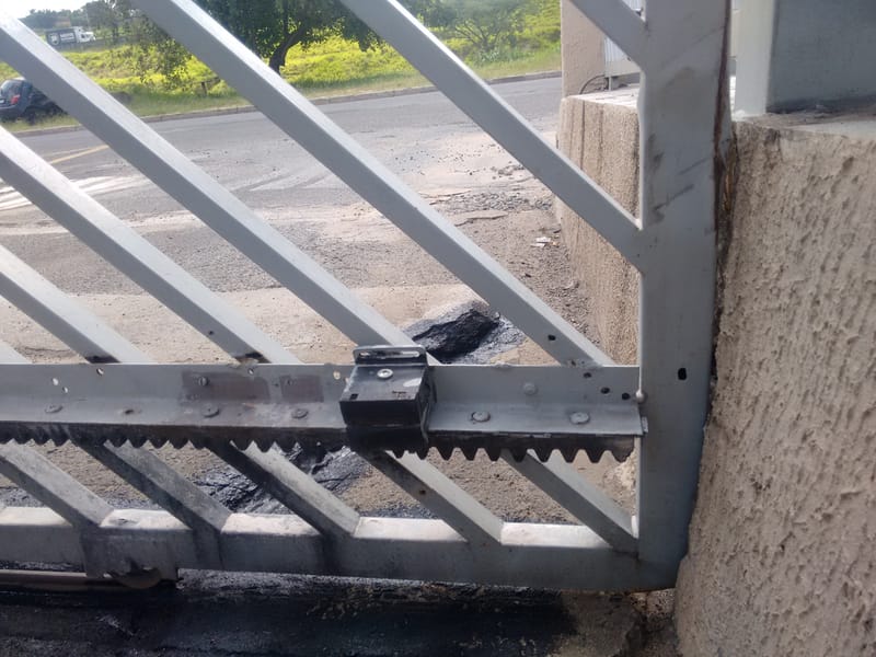 MOTOR NOVO - PORTÃO