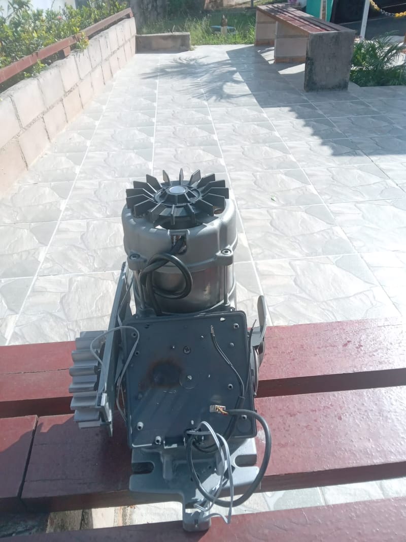 MOTOR NOVO - PORTÃO