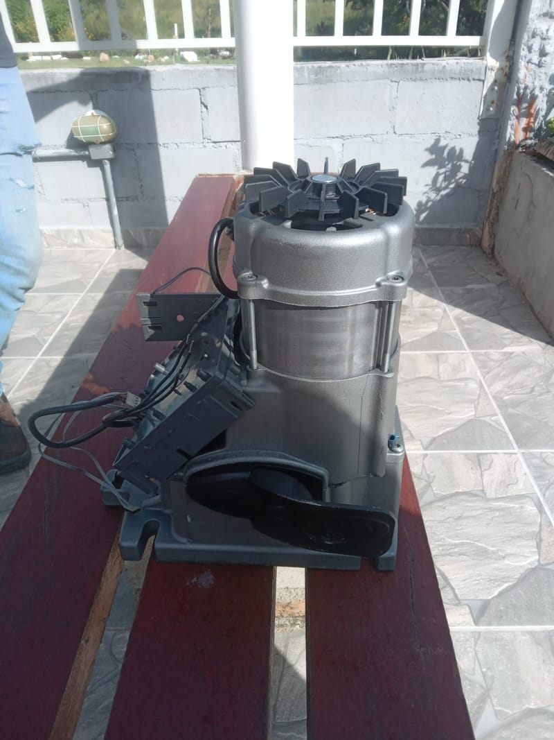 MOTOR NOVO - PORTÃO