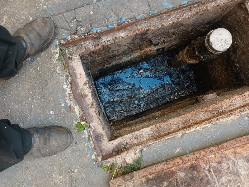 LIMPEZA CXAS GORDURA E ESGOTO