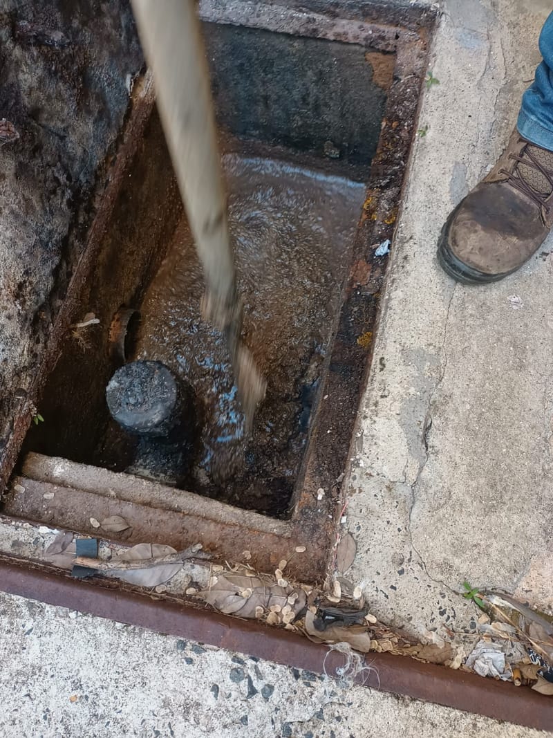 LIMPEZA CXAS GORDURA E ESGOTO