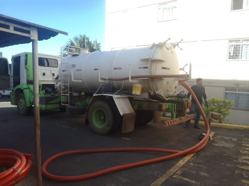 LIMPEZA CXAS GORDURA E ESGOTO