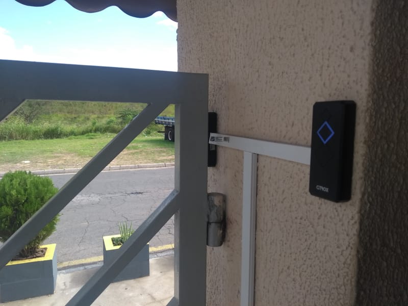 CÂMERAS & EQUIPAMENTOS