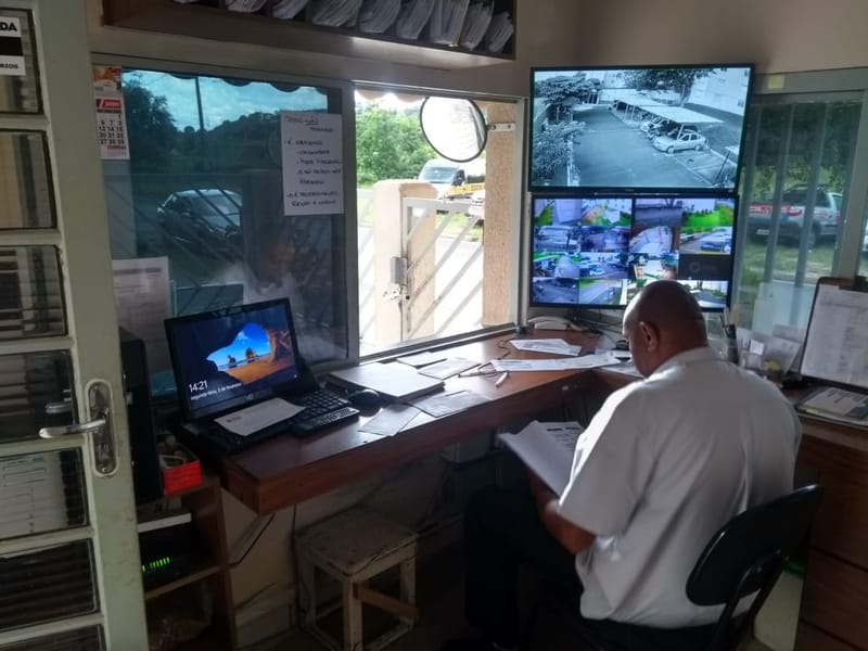 CÂMERAS & EQUIPAMENTOS