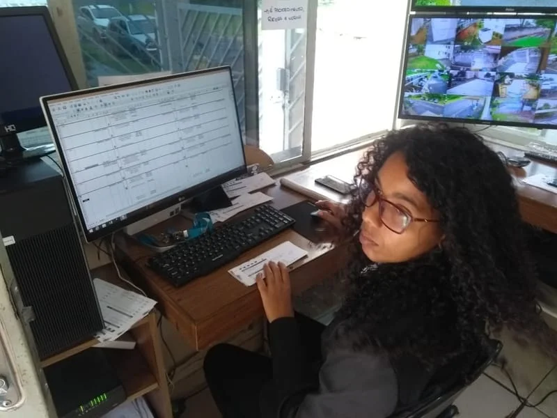 CÂMERAS & EQUIPAMENTOS