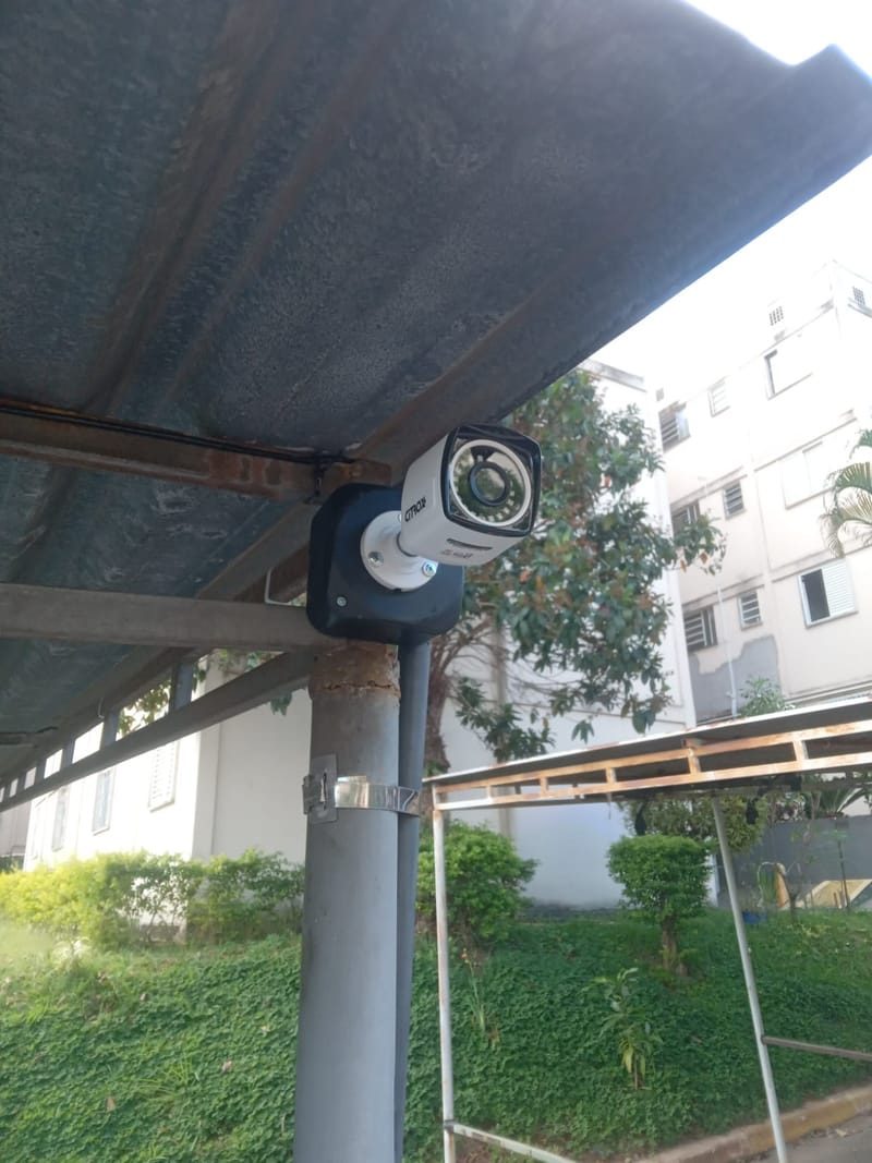 CÂMERAS & EQUIPAMENTOS