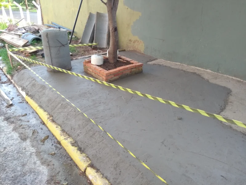 ÁREA - PRAÇA / SALÃO