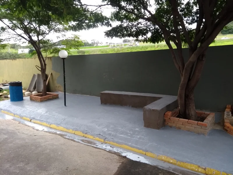 ÁREA - PRAÇA / SALÃO