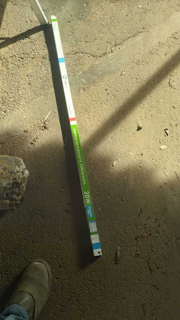 GARAGENS, TROCA POR LÂMPADAS LED