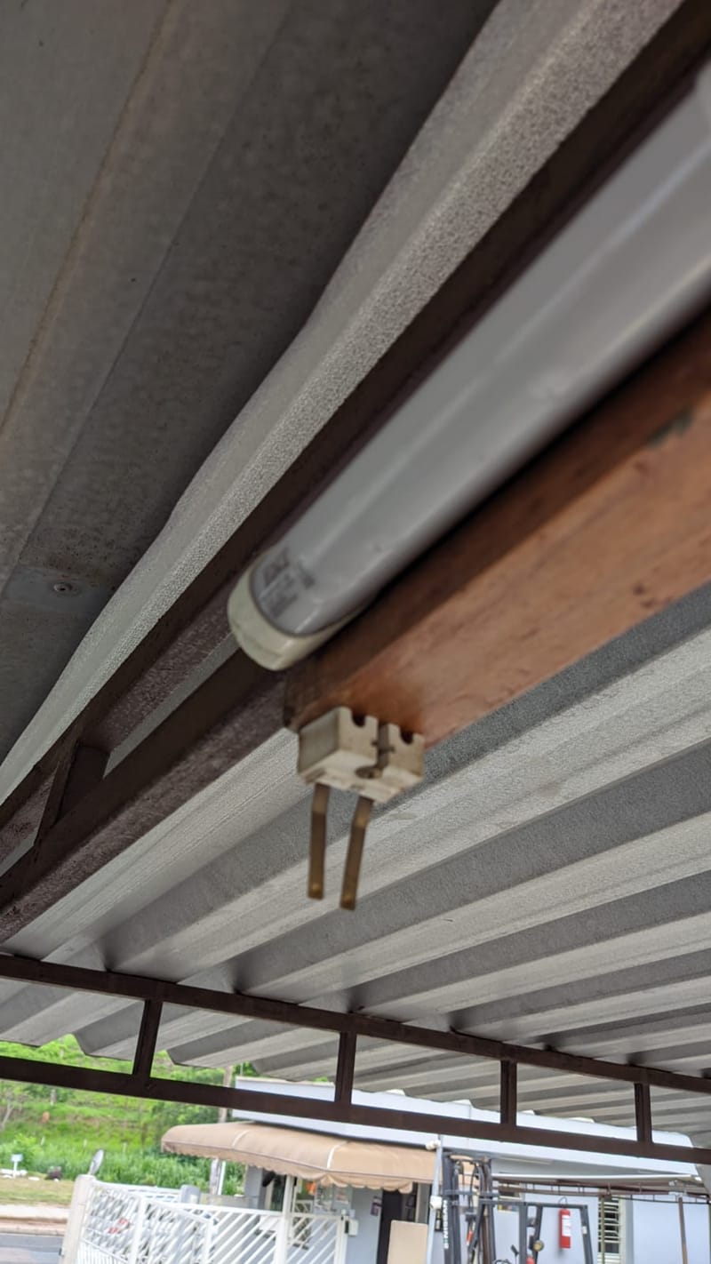 GARAGENS, TROCA POR LÂMPADAS LED