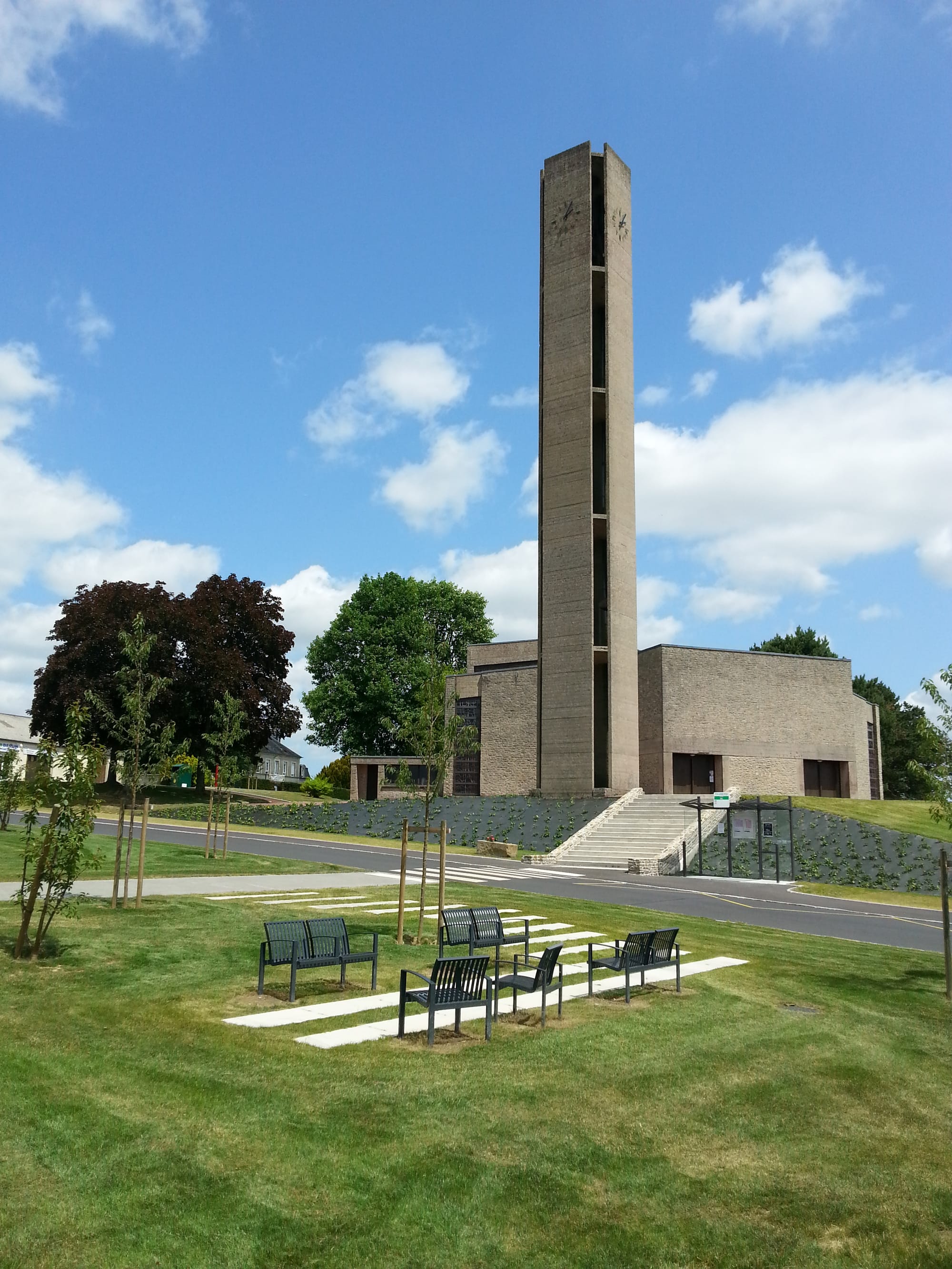 1. L'ÉGLISE NOTRE-DAME