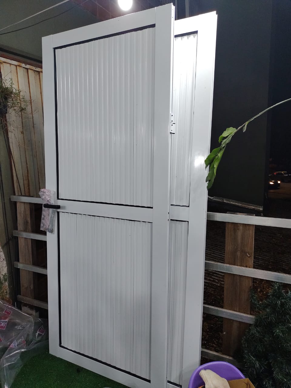 Puertas con revestimiento liviano