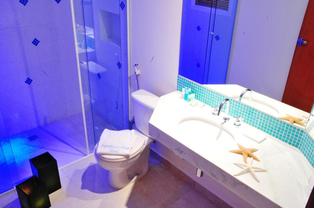 COBERTURA COM VISTA LATERAL DO MAR E VARANDA