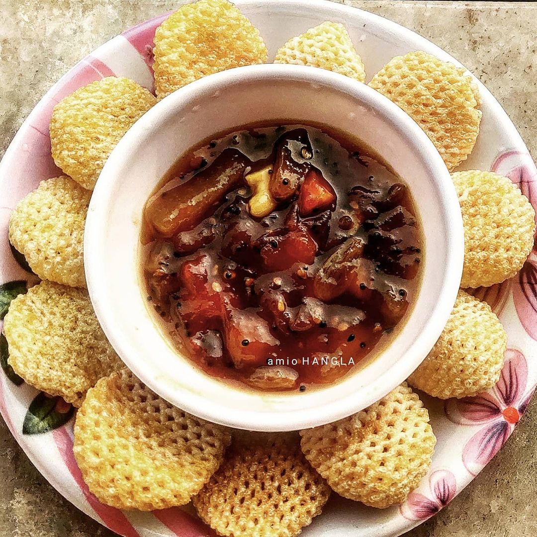 Tomato Chutney & Papadum.