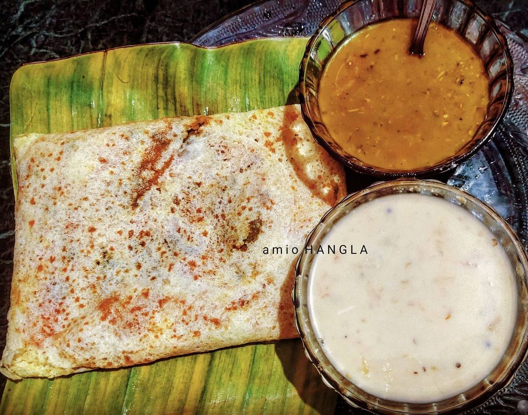 Dosa with Sambar & Coconut Chutney.