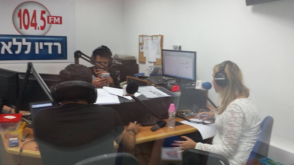 Liat Weisskopf connecting with the listener's late husband, live on Radio 104.5FM