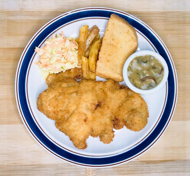 MW01 蘑菇酱炸鸡排 Chicken Chop with Mushroom Sauce
