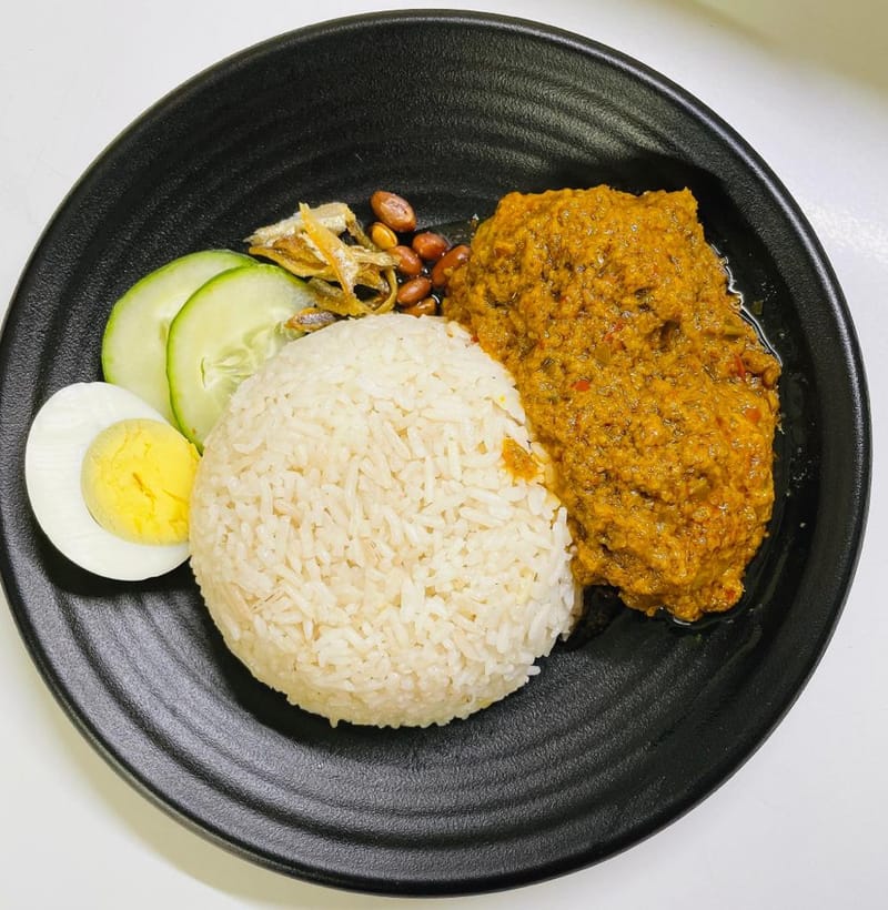 NL04 仁当鸡椰浆饭 Nasi Lemak with Rendang Chicken