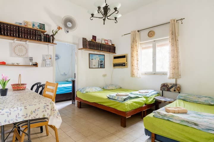 דירת אירוח - בצל הפיקוס