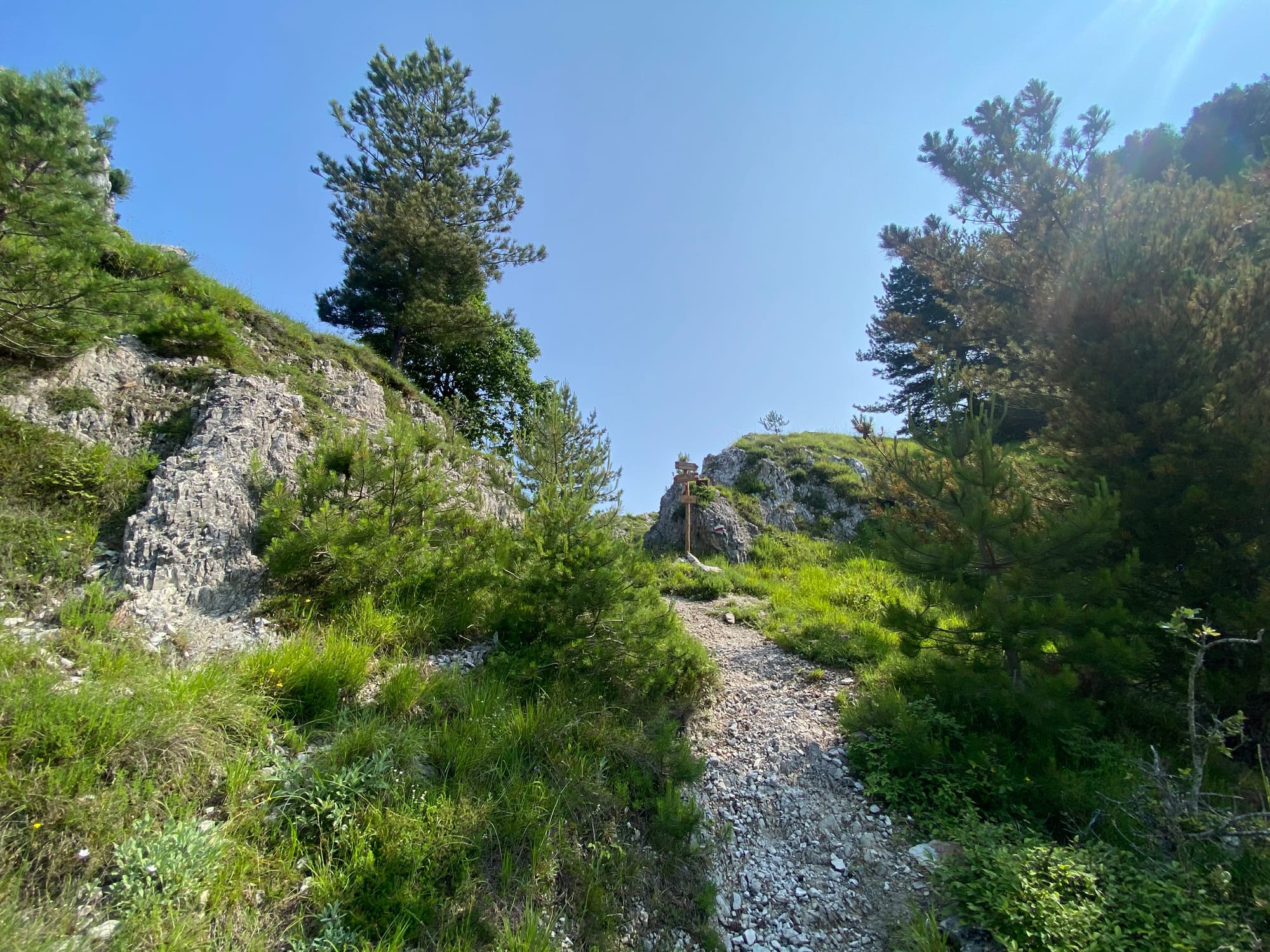 Salendo alla Foce di Antona