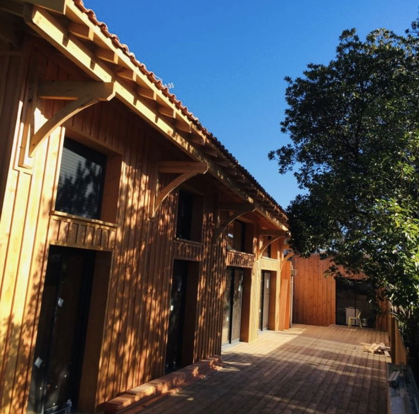 Maison coté terrasse et SPA