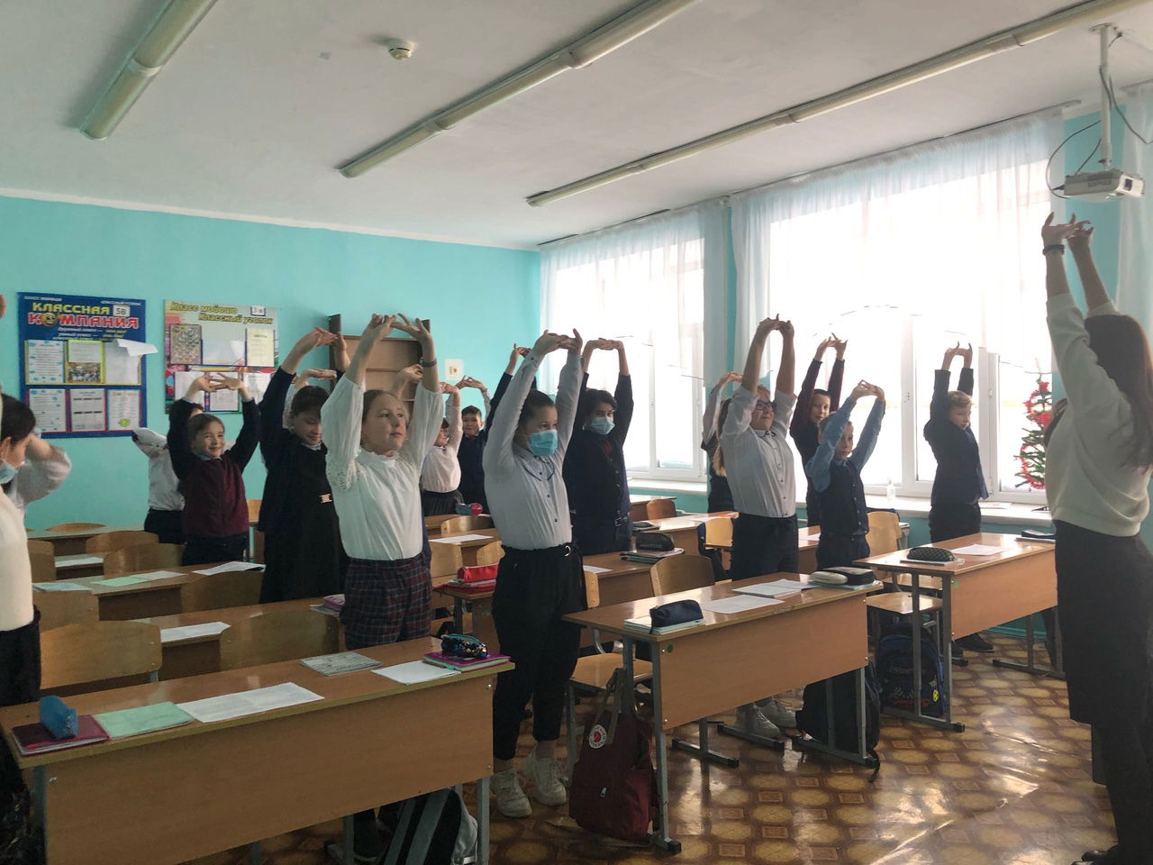 Классный час на тему "Жить здОрово - здорОво"