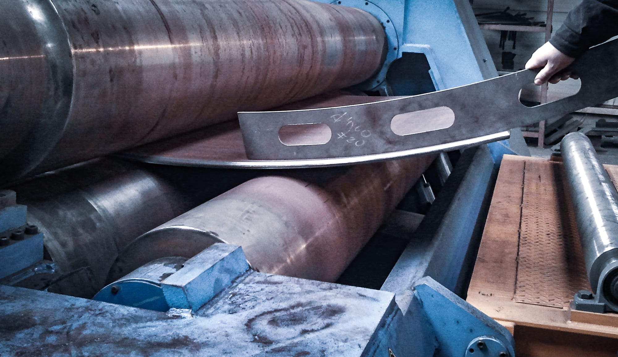 Zbiorniki, ich konstrukcje wsporcze oraz instalacje.