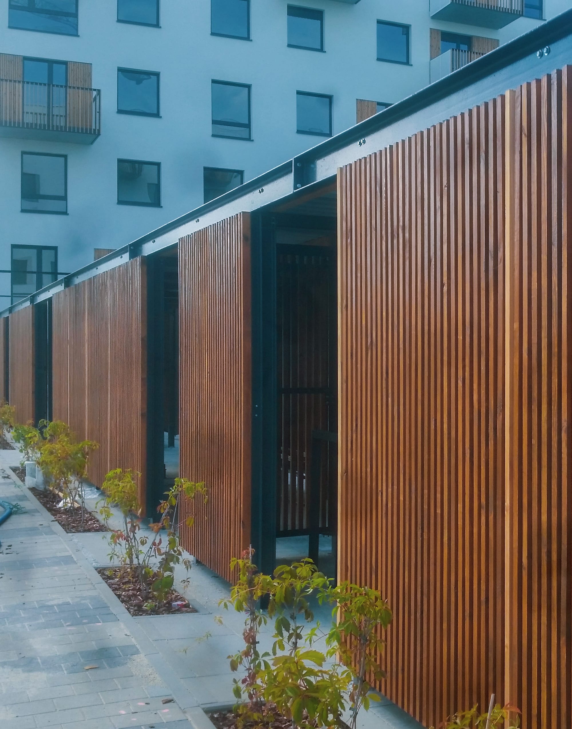 Pergole, obudowy śmietników, rowerownie.