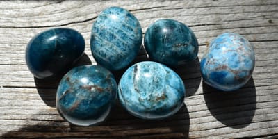 Nu finns det lite nya kristaller på Rosala Viking Centre.