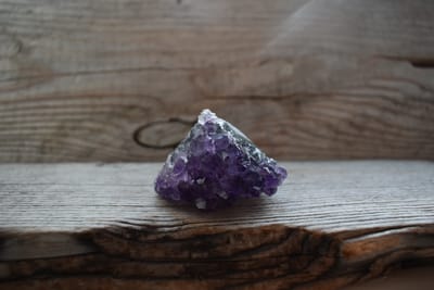 Melles hälsoshop i Ekenäs har fått in mera kristaller från Din sten.