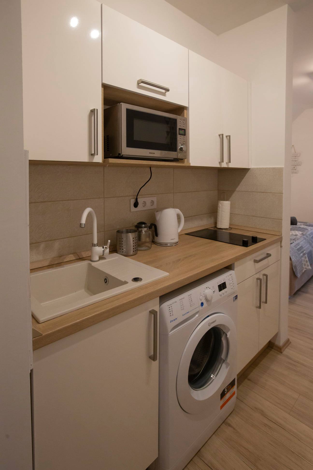 Hálószoba 2 fő + étkezős nappali - kihúzható kanapéval 2 fő részére