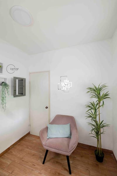 נעים להכיר image