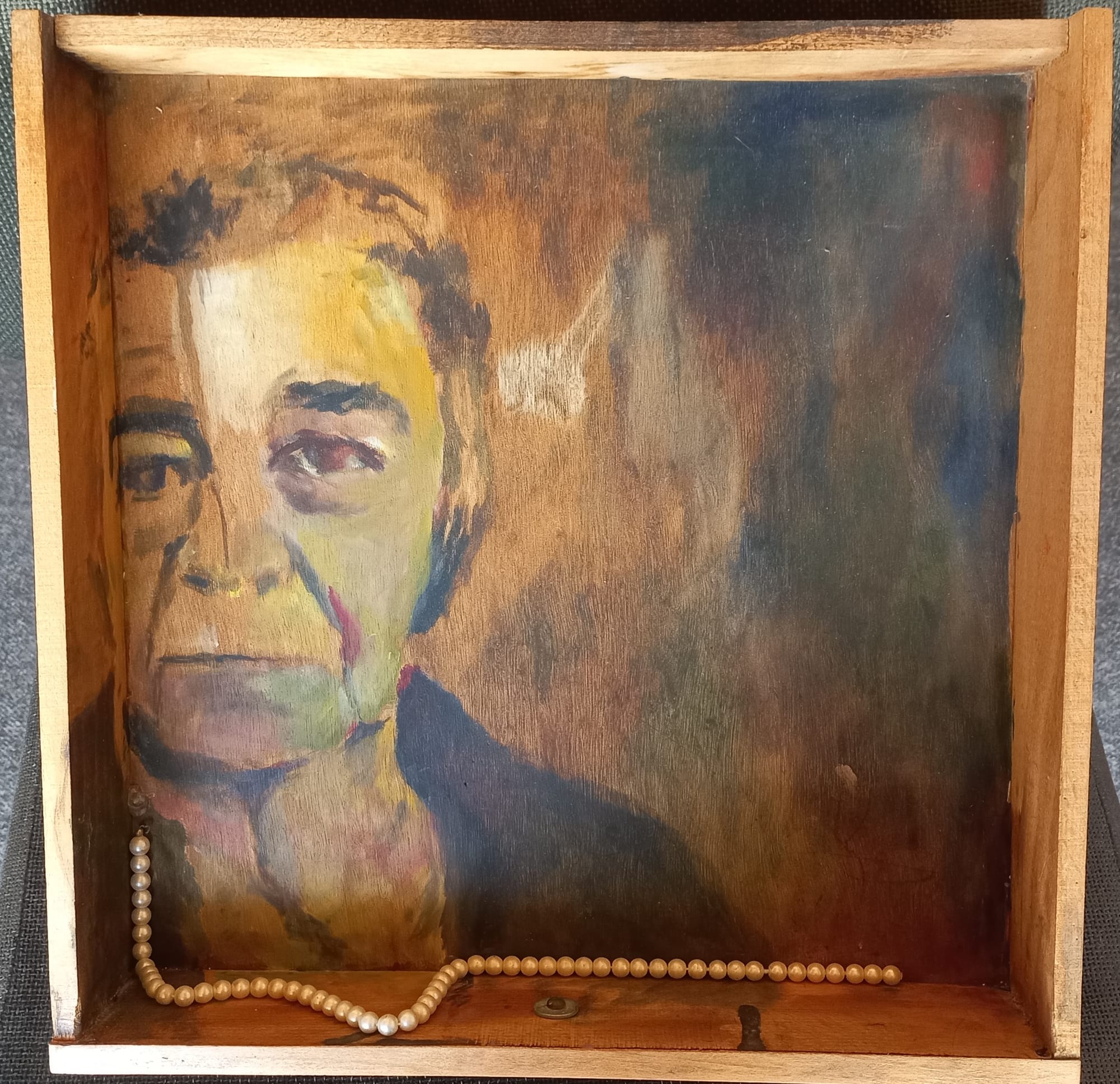גולדה, שמן על מגירה, 38X37