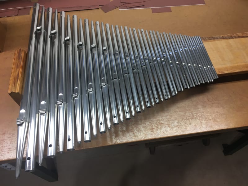 Belső és homlokzati ajaksípok