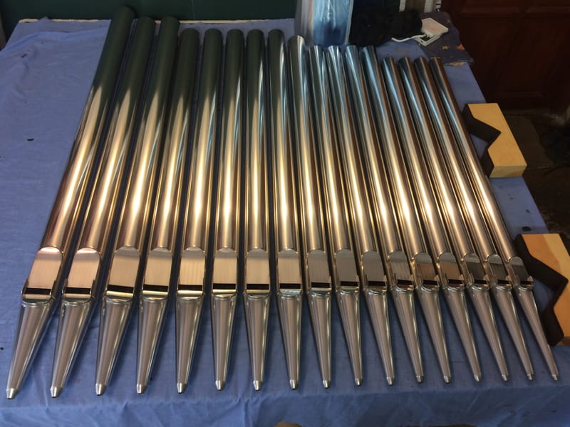 Belső és homlokzati ajaksípok