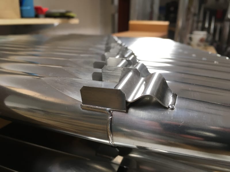 Belső és homlokzati ajaksípok