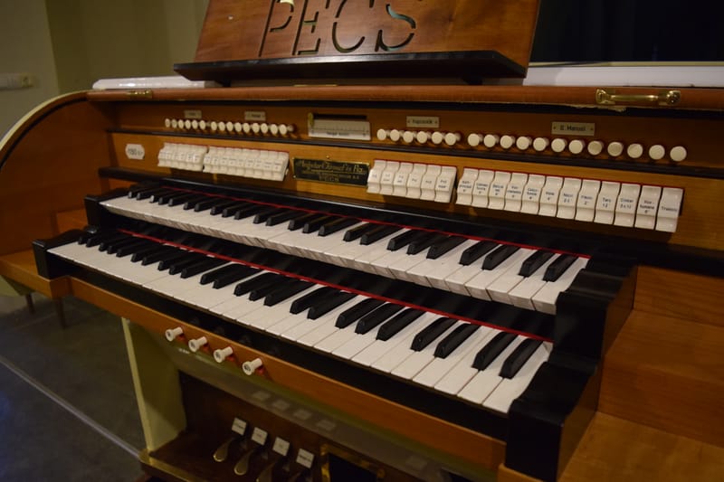 Angster József op. 1130, 1936 pneumatikus tasniláda