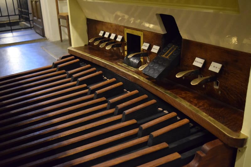 Angster József op. 1130, 1936 pneumatikus tasniláda