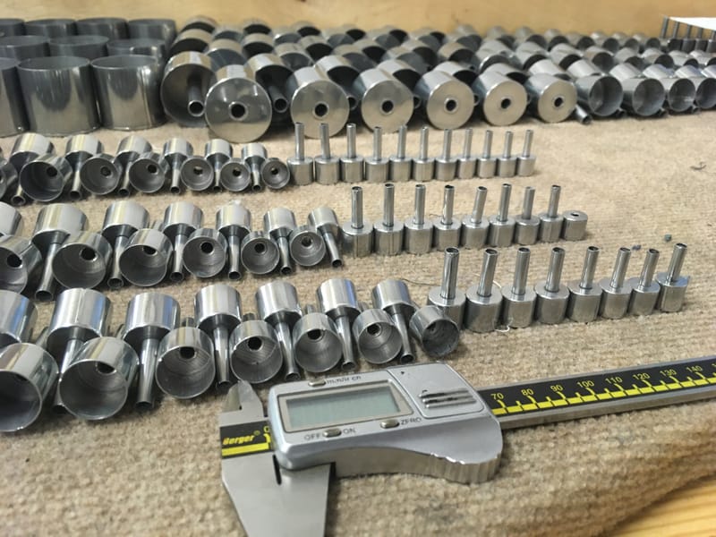 Belső és homlokzati ajaksípok