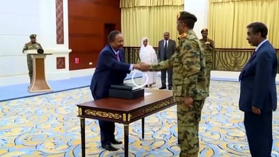 Militares en Sudán reinstalan al Primer Ministro Abdalla Hamdok