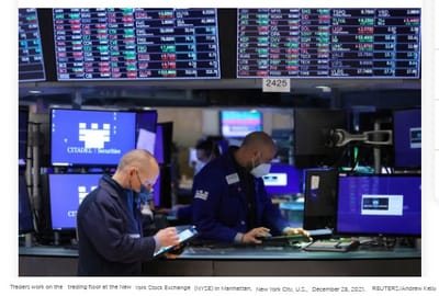 Oscilan las acciones internacionales, el petróleo se estabiliza una vez que inversores han decidido sopesar el impacto de Ómicron