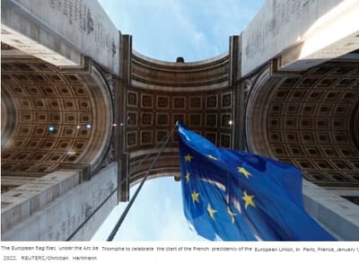 Remueven bandera de la Unión Europea del Arco de Triunfo después de causar revuelo