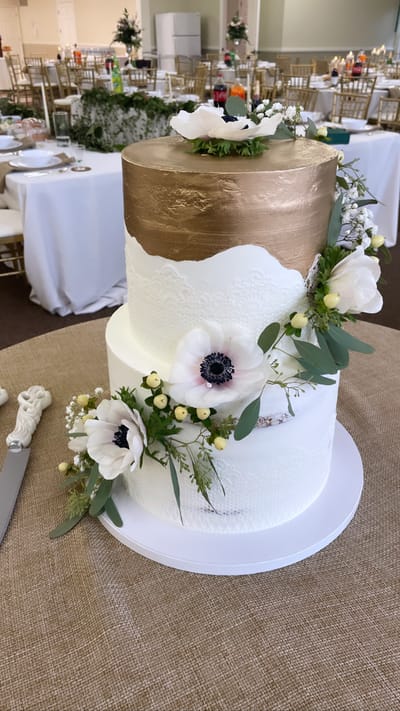 WEDDING CAKES image
