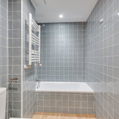 REFORMAS DE BAÑOS image