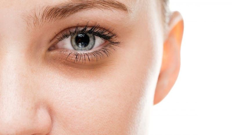 روتـين العناية بمنطقة حولَ العينين