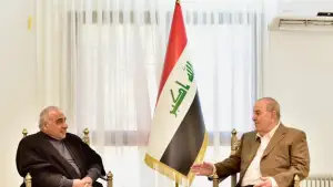 علاوي وعبد المهدي يناقشان الاوضاع في العراق ويؤكدان ان الإصلاحات السياسية تبدأ بتعديل الدستور