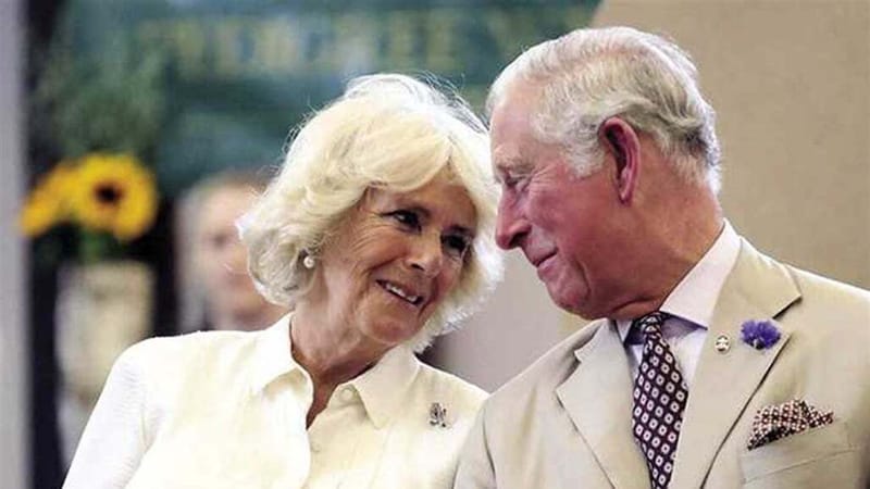 بريطانيا.. تشارلز يعتزم إعطاء زوجته كاميلا لقب الملكة
