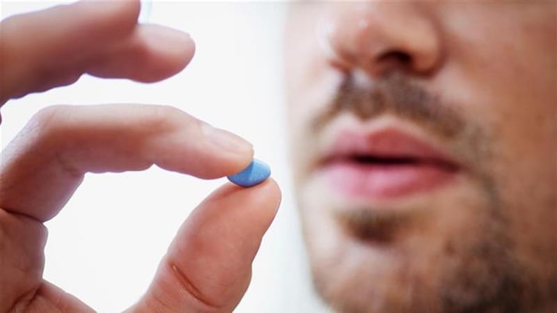 تفاصيل مأساوية لرجل أربعيني انتهت حياته بسبب حبتي "فياغرا"