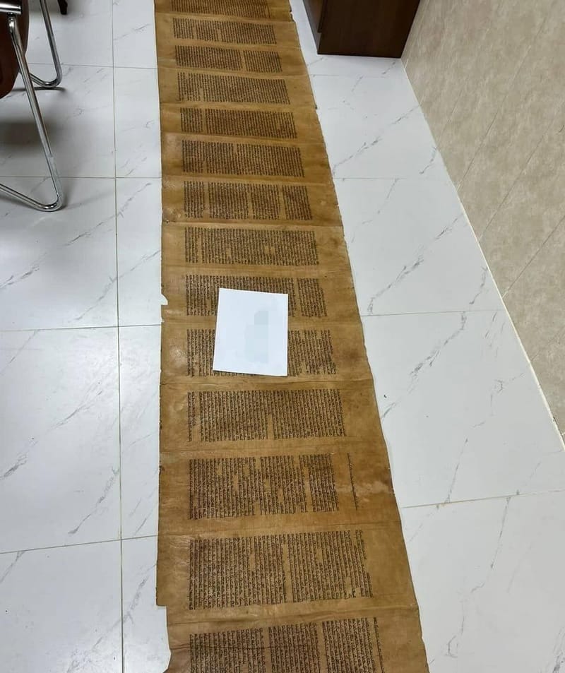 اعتقال شبكة لتهريب الآثار بحوزتها مخطوطة عمرها أكثر من 3000 سنة